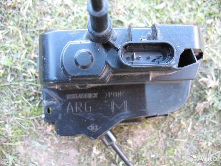 Замок задней двери левой/правой Nissan Primera P12