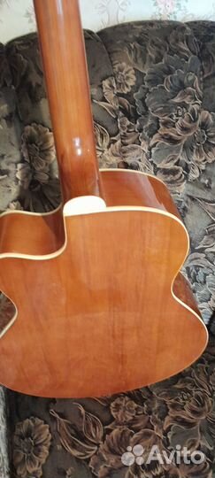 Электроакустическая гитара