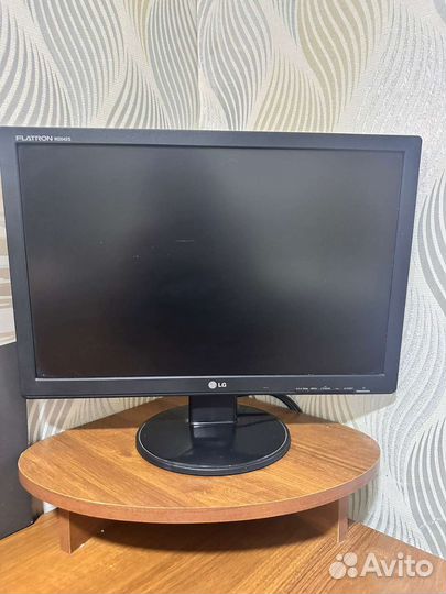 Монитор LG 24