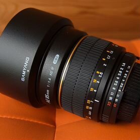 Samyang 85mm f 1.4 AE Nikon