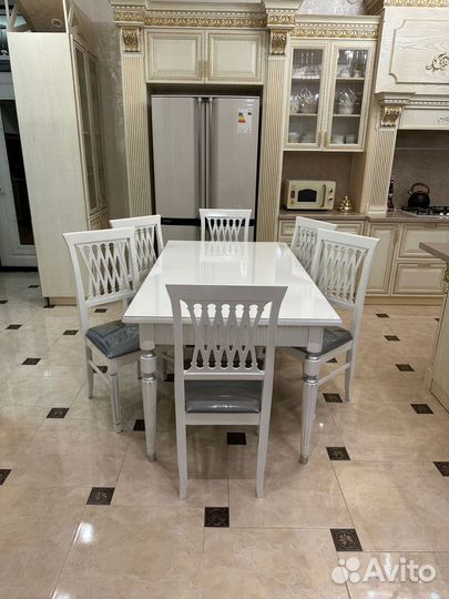 Стол и стул