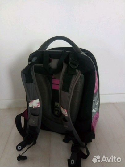 Портфели и ранец школьный Hummingbird