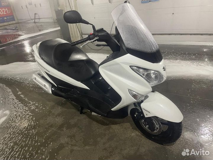 Скутер suzuki burgman 200 UH