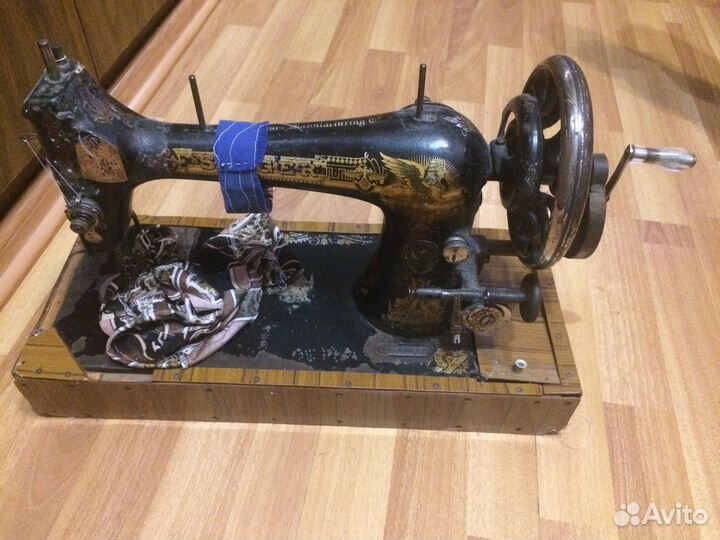 Продам швейную машинку