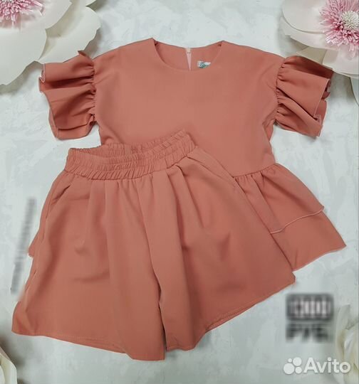 Костюмы нарядные