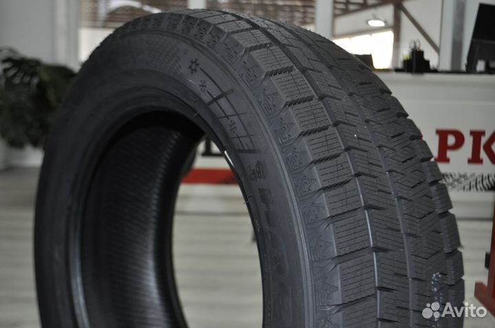 Habilead SnowShoes AW33 275/45 R20