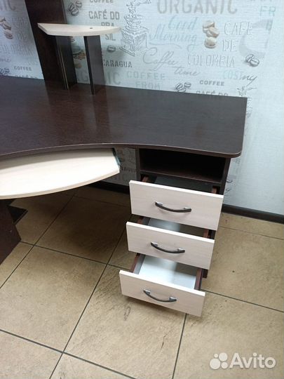 Стол офисный