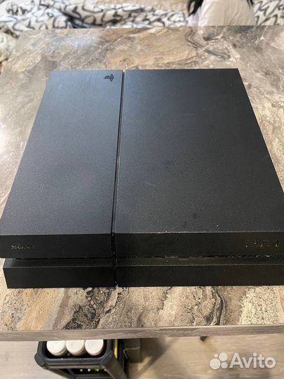 Прошитая PS4 с двумя джойстиками