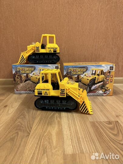 Машинка-Бульдозер Pioneer Series