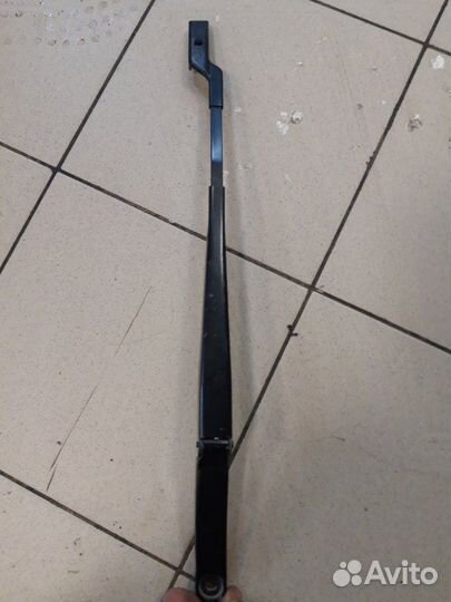 Поводок дворника передний правый Opel Astra J