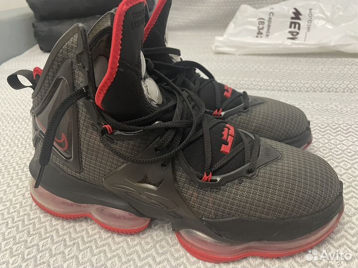 Кроссовки мужские Nike Lebron XIX