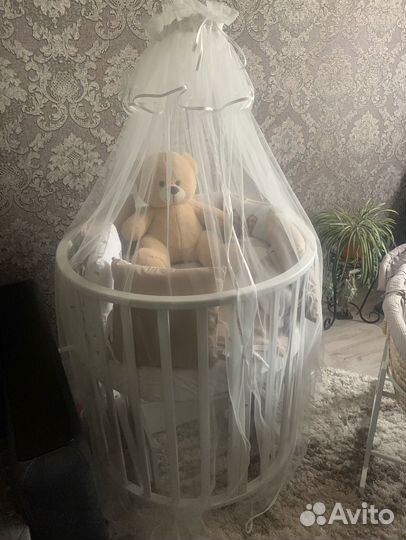 Кроватка 9 в одном состяное новой