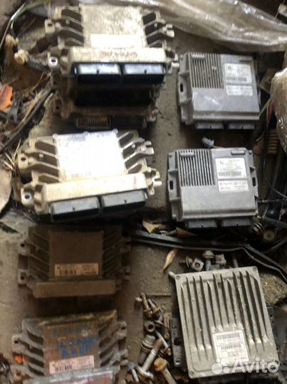 Блок управления двигателем Logan Sandero