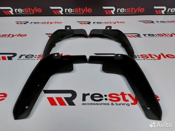 Брызговики Nissan NV200 Черные