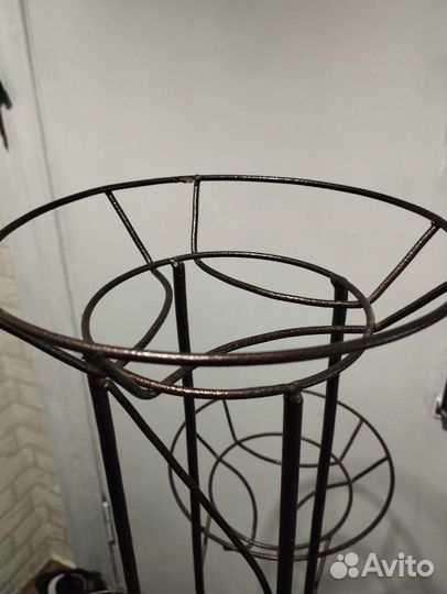 Подставка для цветов напольная металлическая