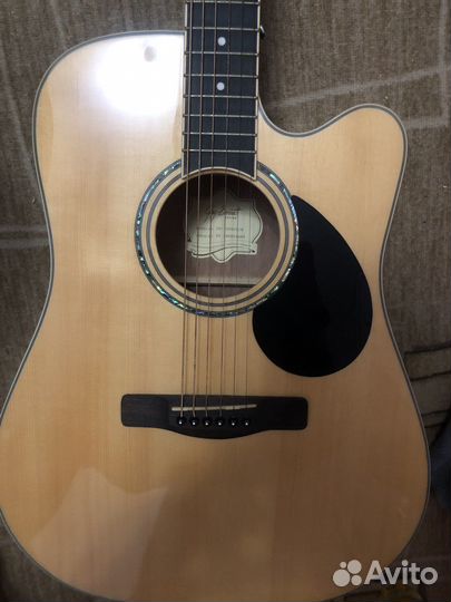 Акустическая гитара