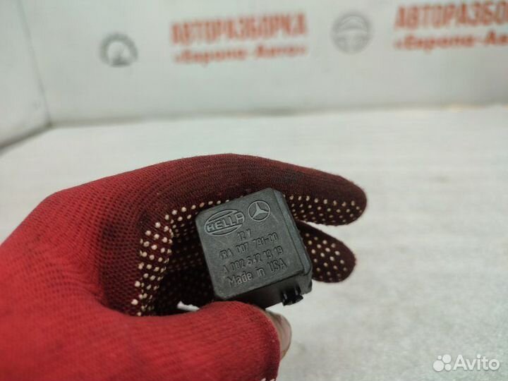 Реле Mercedes W221 2008