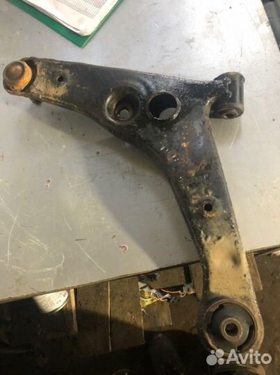 Рычаг передний правый Mitsubishi Lancer 9 седан