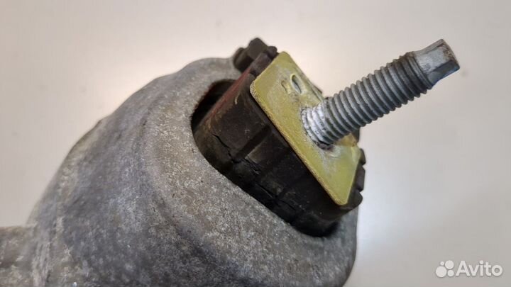 Подушка крепления двигателя Chevrolet Camaro 2018, 2020