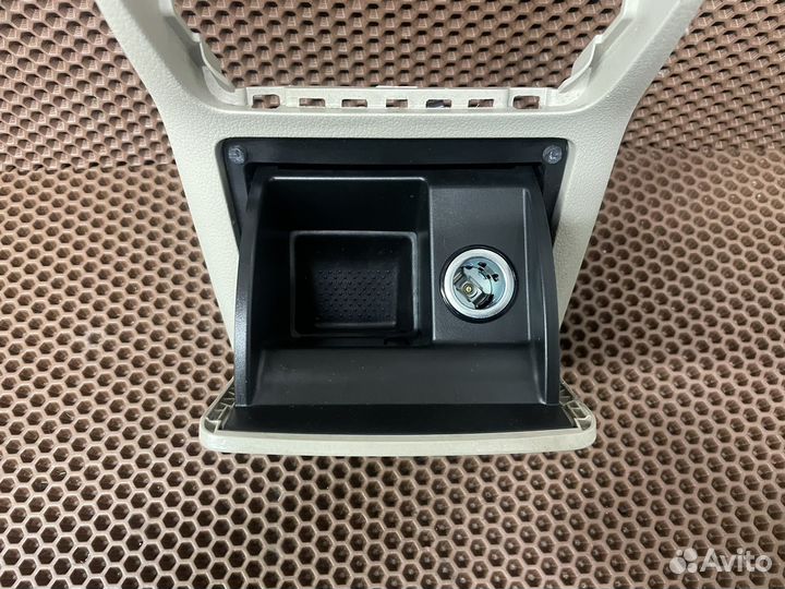 Накладка центрального тоннеля Skoda Superb 3