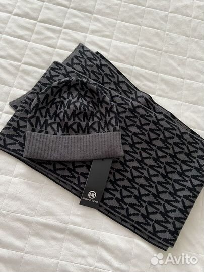 Шапка, шарф MK