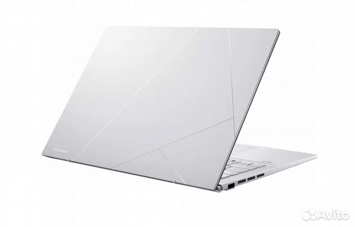 Asus zenbook 14 2024 AI, UX3405M