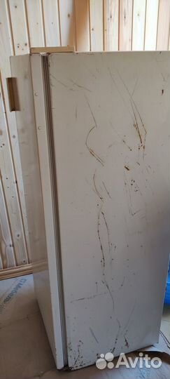 Холодильник Бирюса