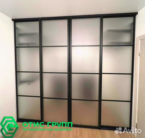 Гардеробная система с дверями купе