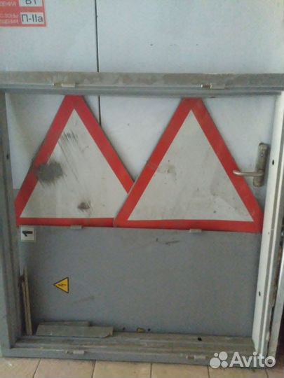 Дверь электрощитовая двухстворчатая