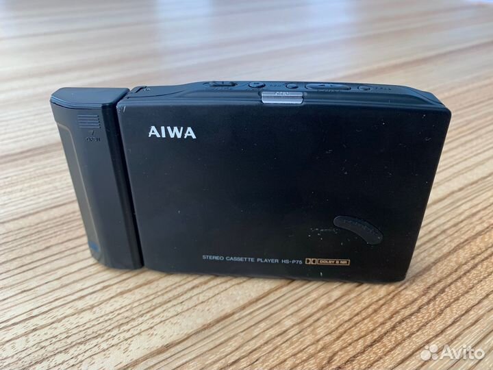 Кассетный плеер aiwa HS-P75 с батарейным блоком