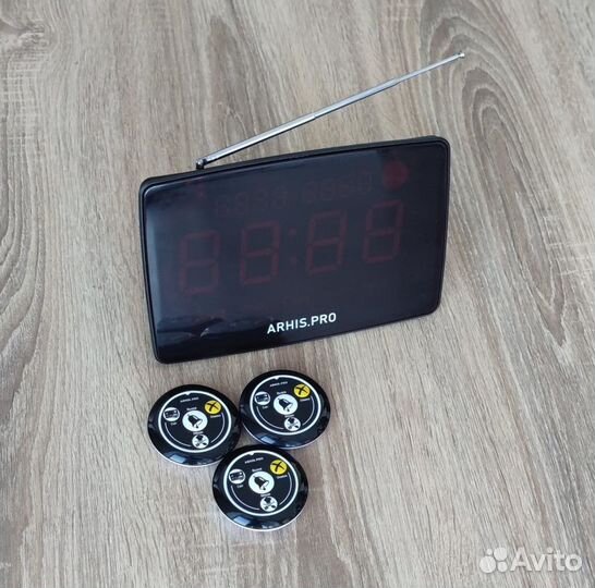 Кнопка вызова официанта для ресторана и табло