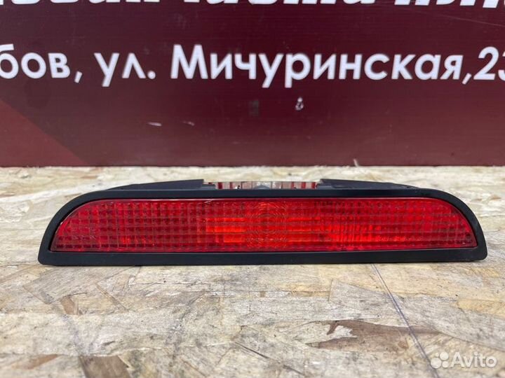 Стоп-сигнал Renault Logan