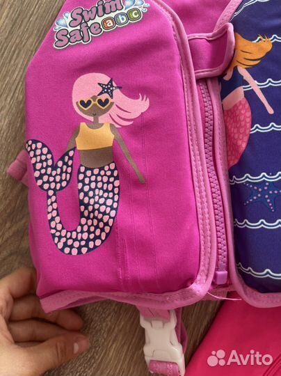 Купальник 92, аквашузы 22-23, спасательный жилет