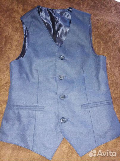 Жилет для мальчика 122-128 школьная форма