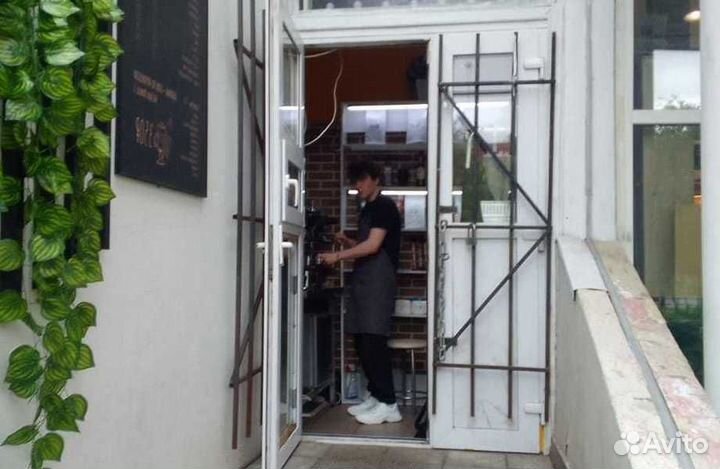 Кофейня около метро / Низкая аренда