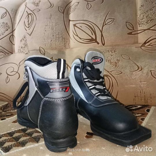 Лыжные ботинки