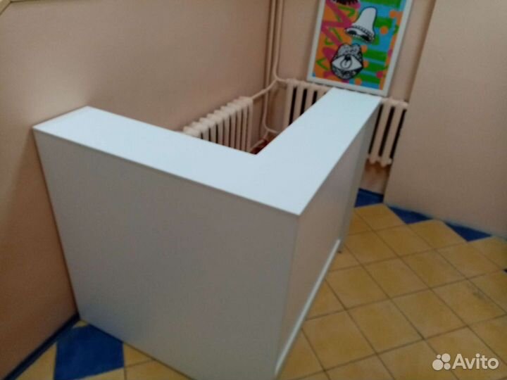 Стойка ресепшн угловая, новая