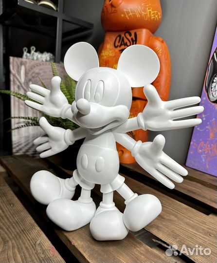 Игрушка статуэтка Mickey mouse