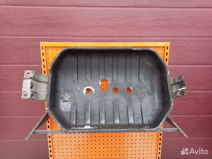 Топливный бак Opel Monterey