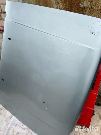 Капот Volkswagen Passat B2 1983 г