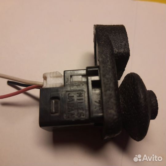 Выключатель в дверь Nissan