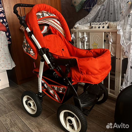 Коляска всесезонная