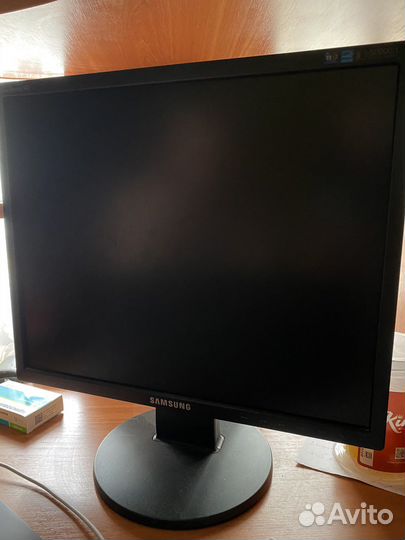 Монитор Samsung
