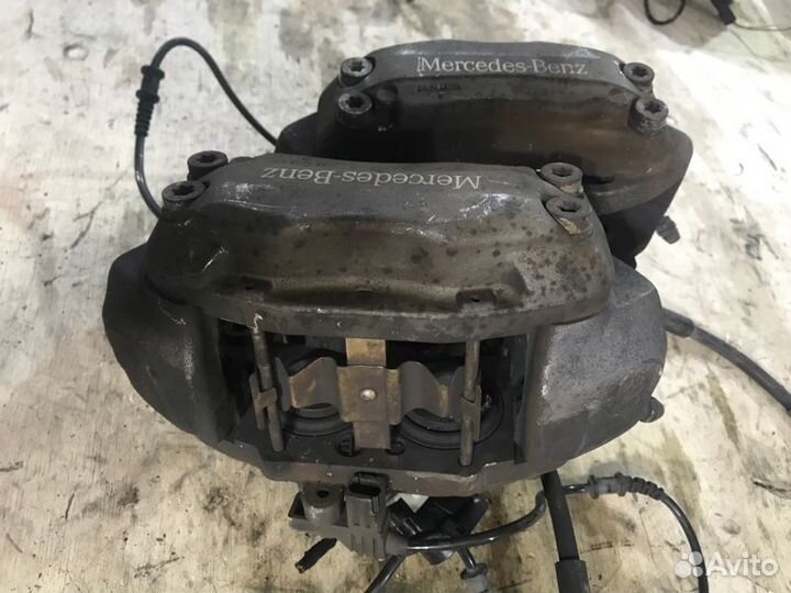 Суппорт передний Mercedes-Benz E-Class W211