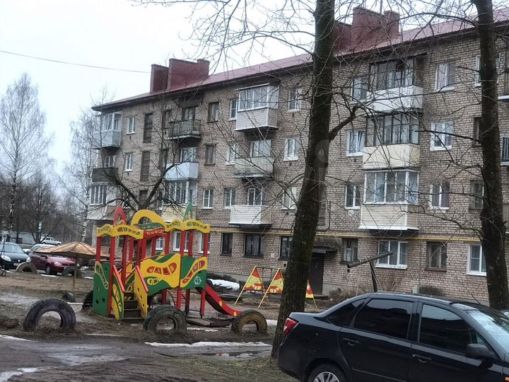 2-к. квартира, 40 м², 2/4 эт.