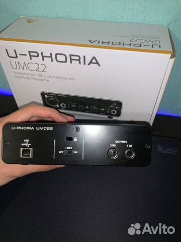 Звуковая карта behringer umc22