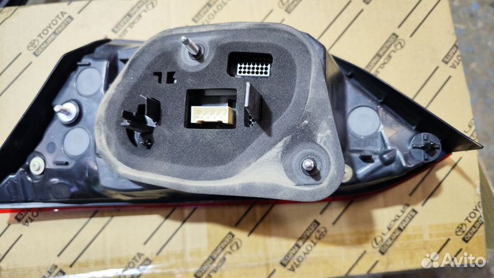 Фонарь задний toyota camry xv70