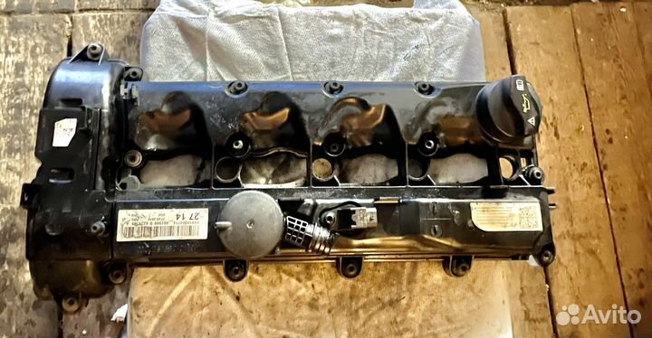 Клапанная крышка Mercedes Benz OM651