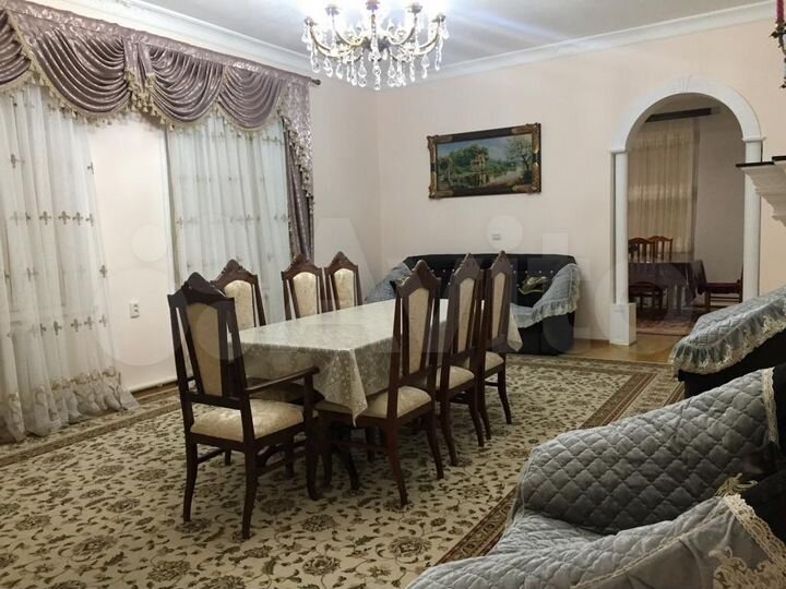Дом 200 м² на участке 5 сот.