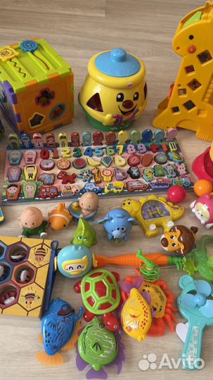 Развивающие игрушки для малышей пакетом